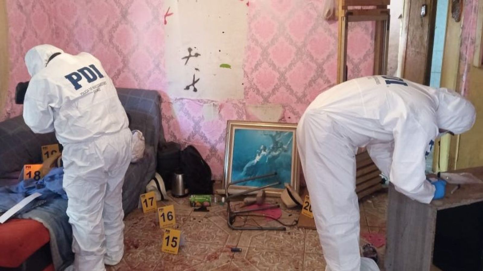 Tres hombres fueron acribillados dentro de departamento en Quillota