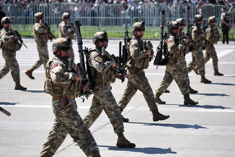 Militares en la parada militar. Foto referencial servicio militar
