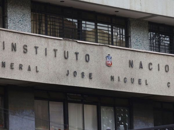 Disturbios en Instituto Nacional
