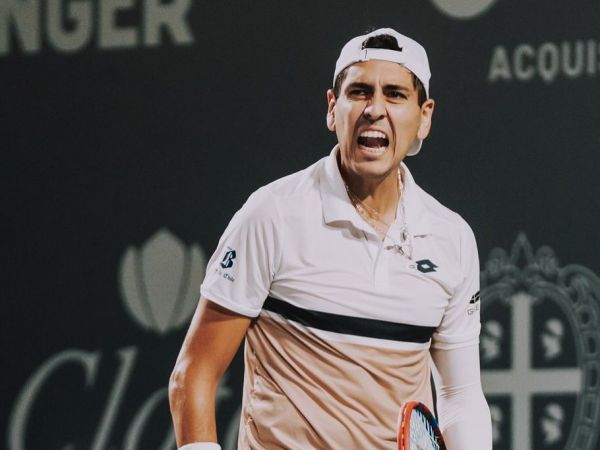 Presidente del tenis chileno Sergio Elías contra Alejandro Tabilo