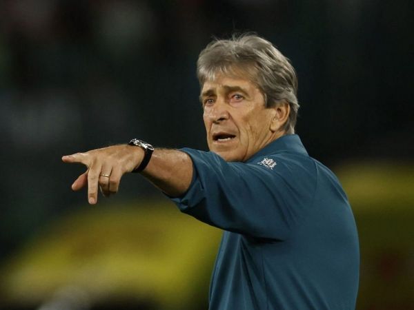 Manuel Pellegrini se encuentra negociando su futuro con el Betis