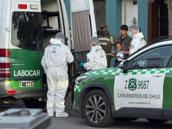 Femicidio en Santiago: Llamó a hijos para 