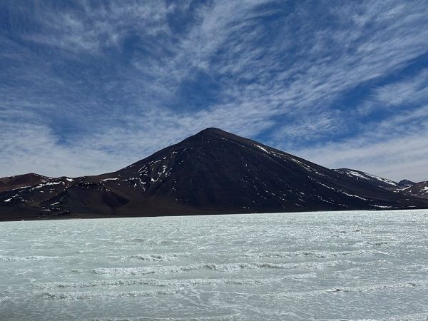 Chile crea seis nuevas áreas protegidas para resguardar salares en Atacama.