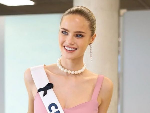 Inna Moll desfiló en bikini