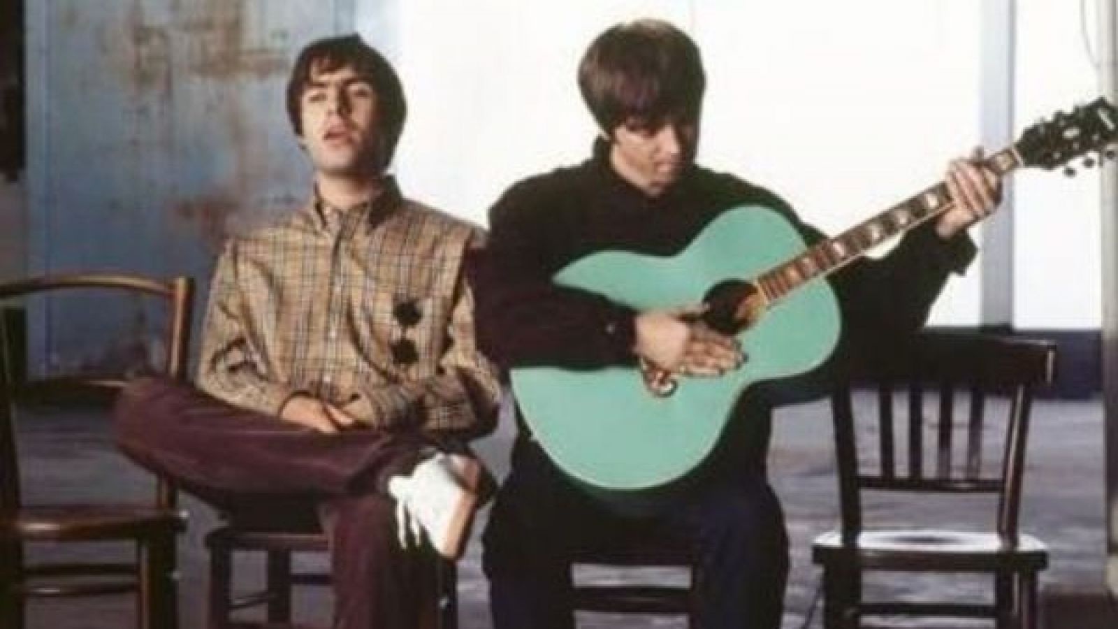 Oasis y horarios del Metro para concierto en Chile.