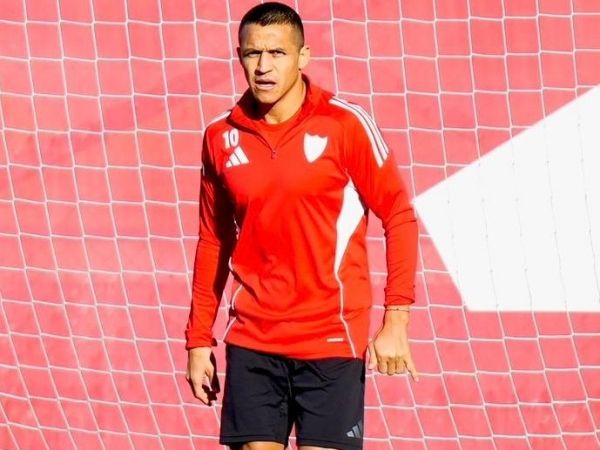 Alexis Sánchez podría volver a jugar en el duelo ante Espanyol