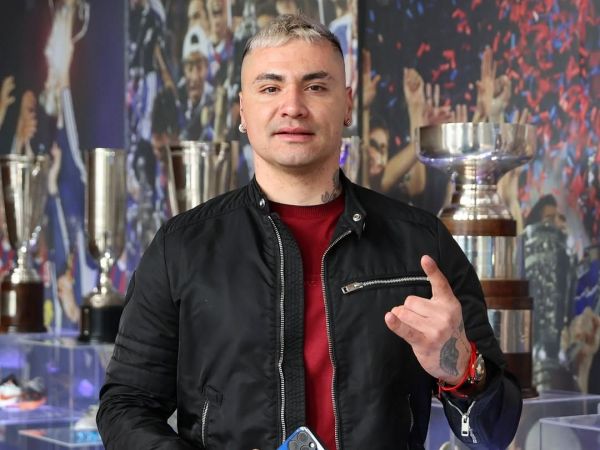 Cristóbal Campos hizo un llamado de ayuda tras sufrir un robo en su casa, donde perdió algunas camisetas de su colección