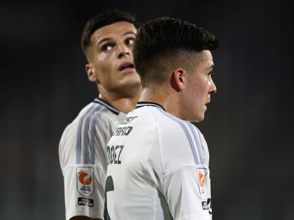 Colo Colo arriesga sanción por lienzo con mensaje político