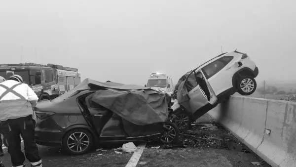 Choque frontal en Autopista Los Andes