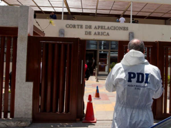 La solución judicial contra apuñalamientos: prohíben cartoneros, tijeras y abrecartas sobre el escritorio