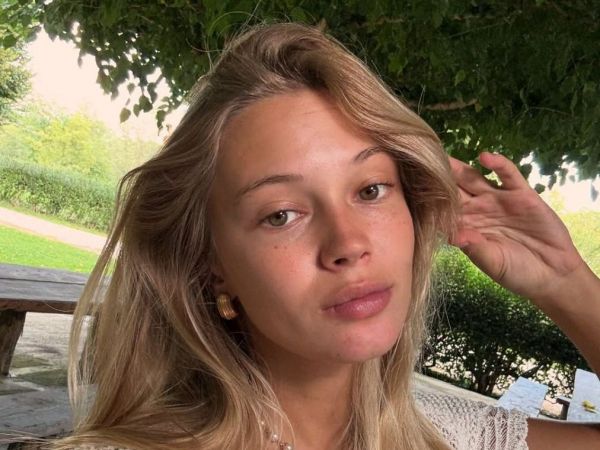 Alexandra Litvinova sorprendió a sus seguidores con una serie de fotografías y mensajes sobre su embarazo