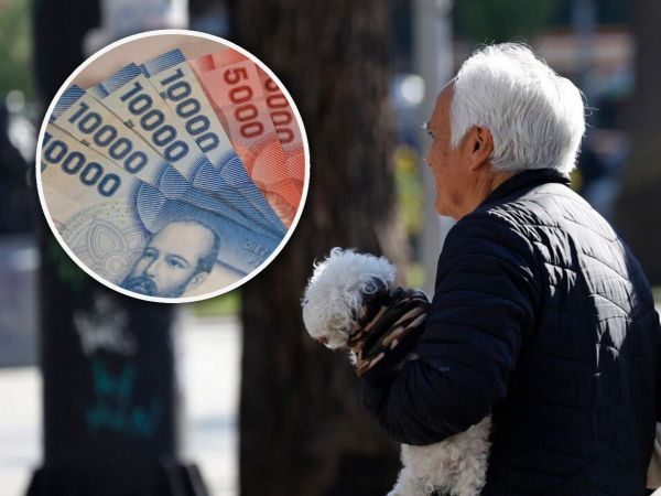 Foto de pensionados y billetes.