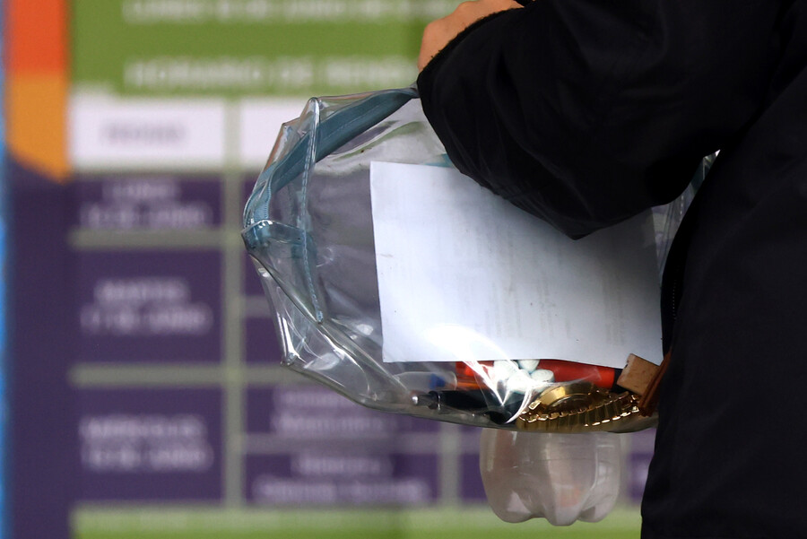 Alumnos en la rendición de la PAES