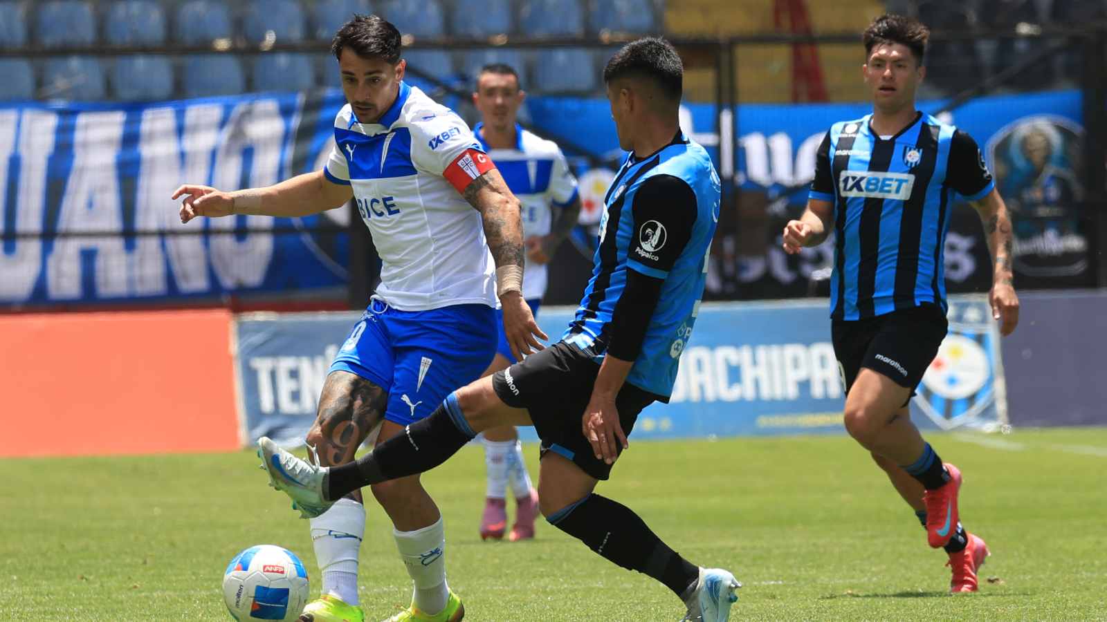 Fernando Zampedri jugando ante Huachipato