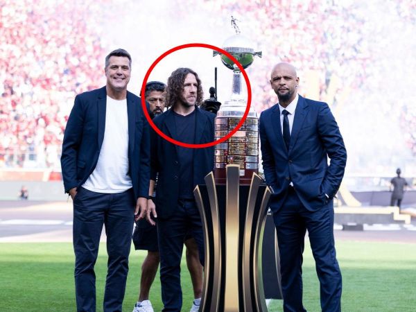 Julio César. Carles Puyol y Felipe Melo en la final de la Copa Libertadores
