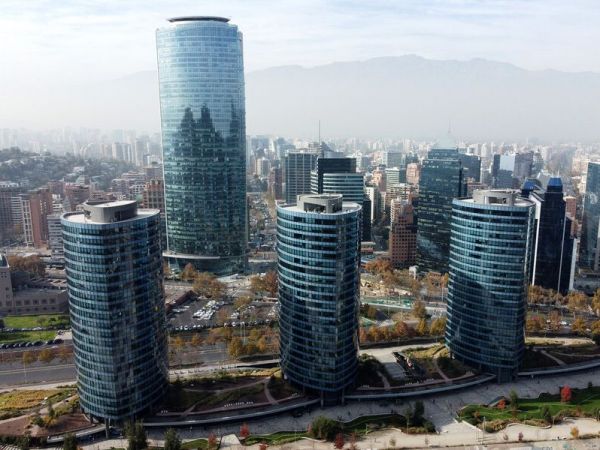 Santiago vive mejor semestre en 6 años: demanda por oficinas en Latinoamérica sube 50%