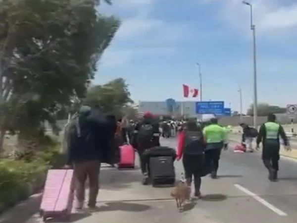 Migrantes em frontera Chile - Perú