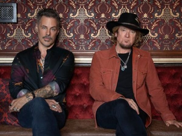Adrian Smith y Richie Kotzen aterrizan en Chile con show en el Teatro Coliseo
