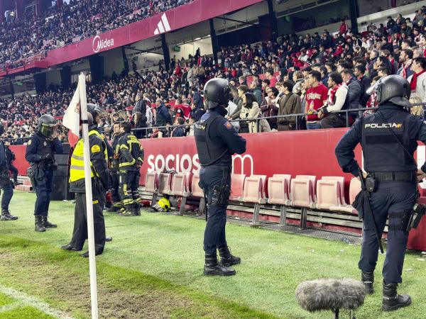 Sevilla fue castigado por incidentes durante el clásico ante Real Betis