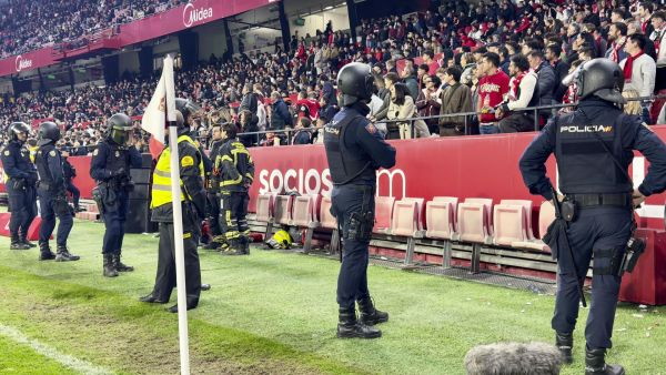 Sevilla fue castigado por incidentes durante el clásico ante Real Betis