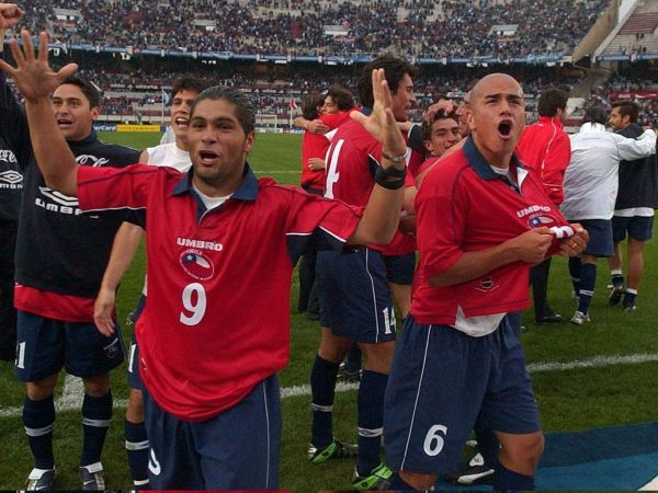 Plantel de la Selección Chilena celebrando empate ante Argentina