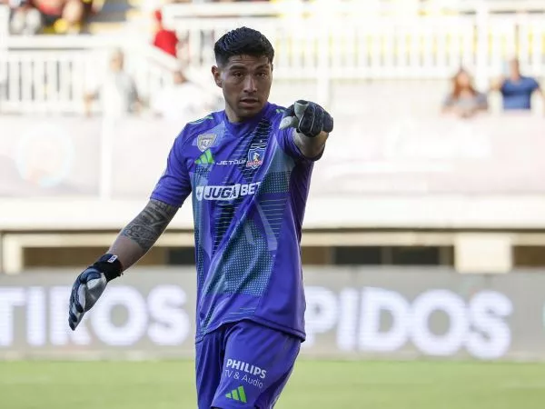 Brayan Cortés tuvo su reencuentro con compañeros de Colo Colo tras volver de Peñarol