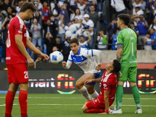 La UC derrotó a Unión La Calera y se quedó con el Chile 2 a Copa Libertadores.