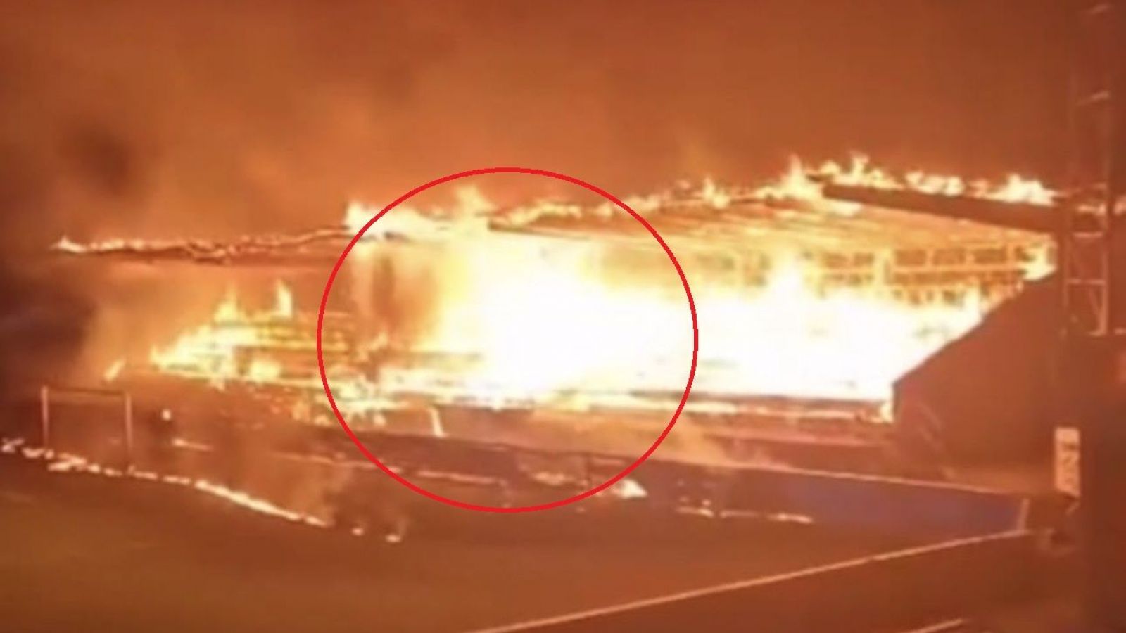 Un grupo de hinchas del Haka Valkeakoski incendió el estadio tras descenso del equipo