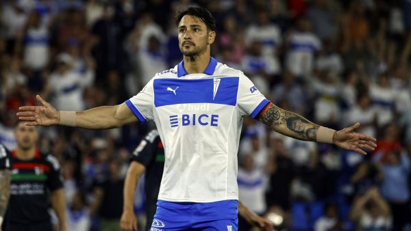 Universidad Católica lanza camiseta 2026