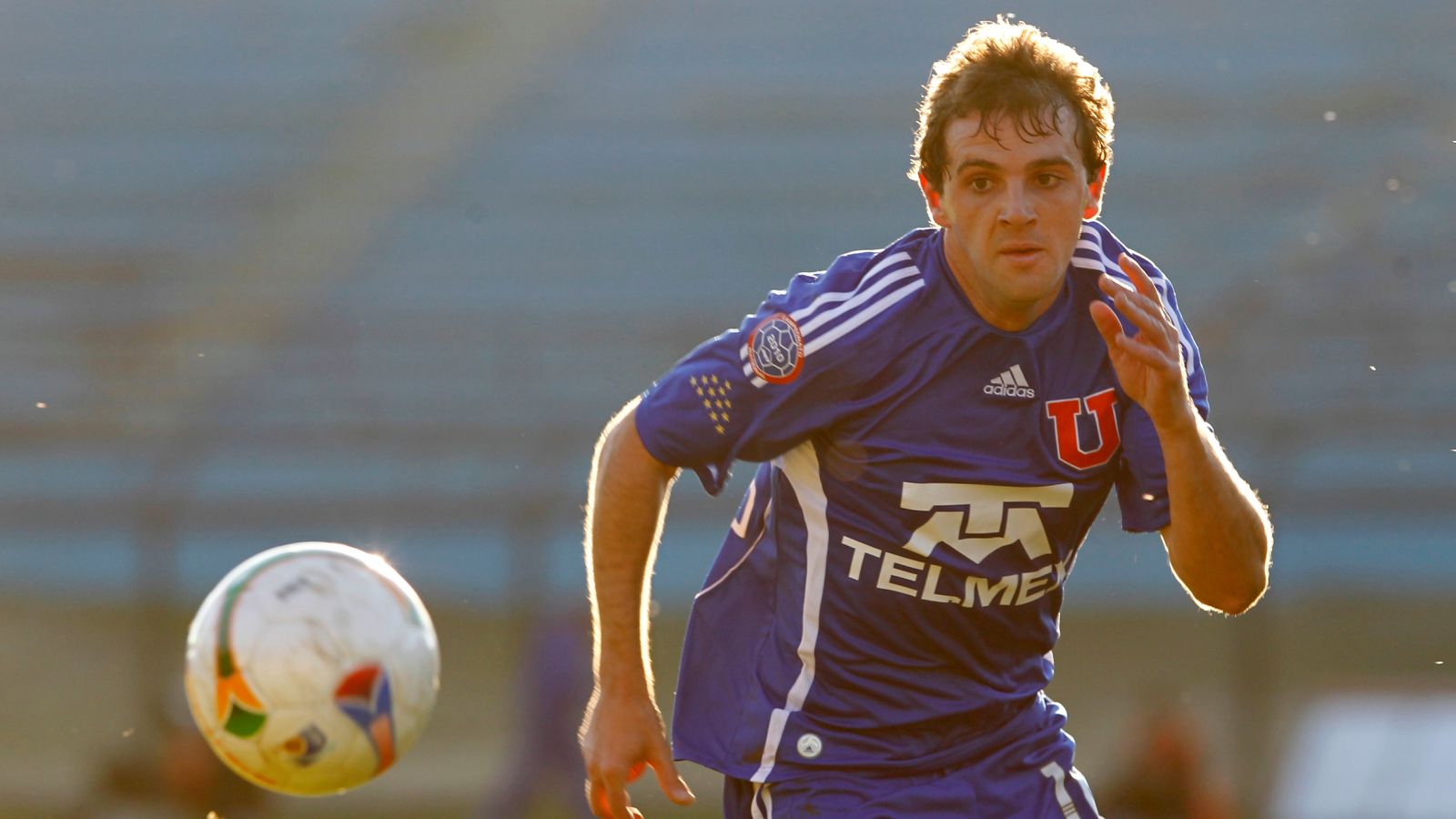 Walter Montillo jugando por la Universidad de Chile en 2010