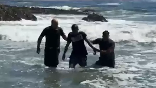 Asaltante se lanza al mar en Iquique