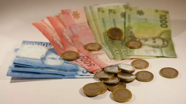 Billetes y monedas. Foto referencial Bono Marzo 2025