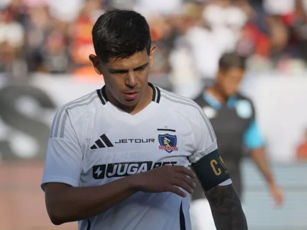 Esteban Pavez habría decidido respetar el año de contrato que le resta con Colo Colo