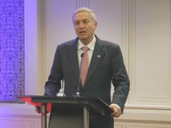 Kast insiste en su intención de vivir en La Moneda