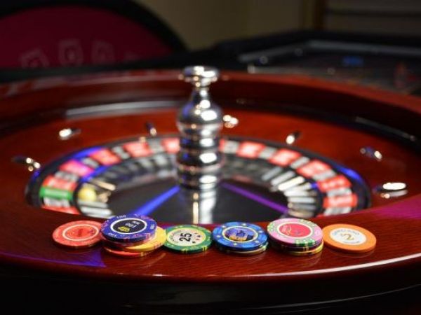 Tesorera de curso se gastó $11 millones en el casino en Argentina