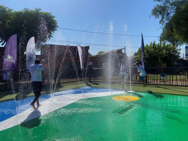 Plaza de agua Aguas Andinas