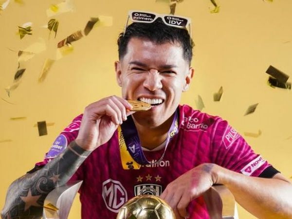 Colo Colo confirma fichaje de Matías Fernández