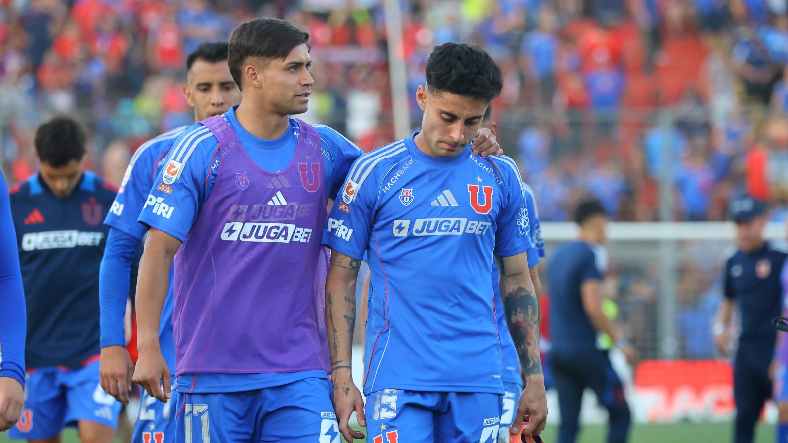 Plantel de la Universidad de Chile cabizbajo