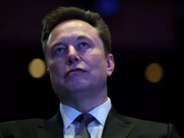 Elon Musk niega que la IA Grok genere imágenes de menores desnudos