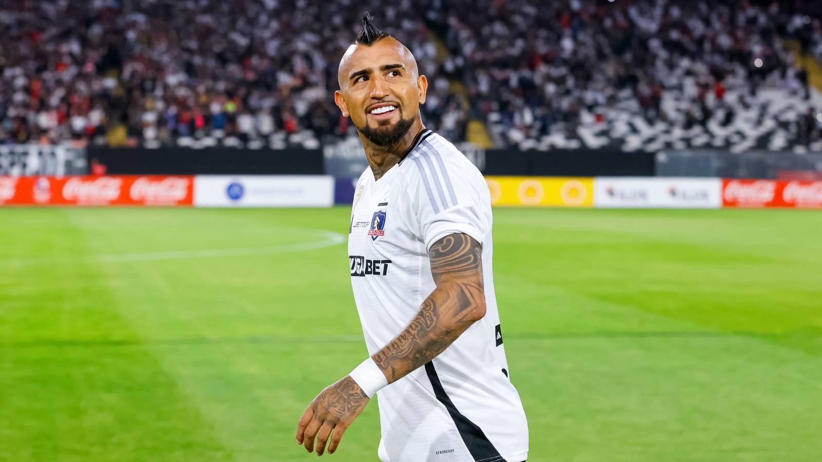 Arturo Vidal jugando por Colo Colo