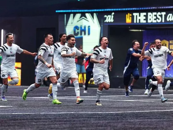 Selección chilena de la Kings League celebrando su triunfo ante España