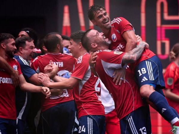 Selección chilena de la Kings League celebrando su triunfo ante Alemania