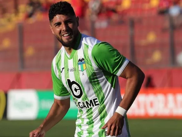 Maximiliano Romero celebrando un gol en O'Higgins
