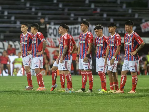 Colo Colo jugando frente a Olimpia en la Serie Río de La Plata 2026