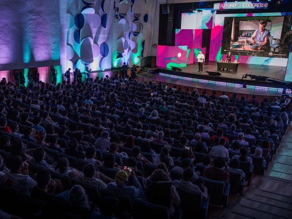 Autoridades y expositores internacionales durante la jornada de cierre de Congreso Futuro 2026 en Santiago de Chile.