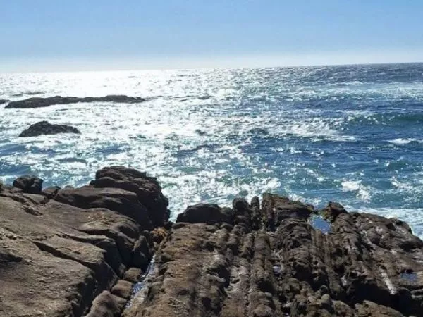 Prensa argentina resalta playa chilena