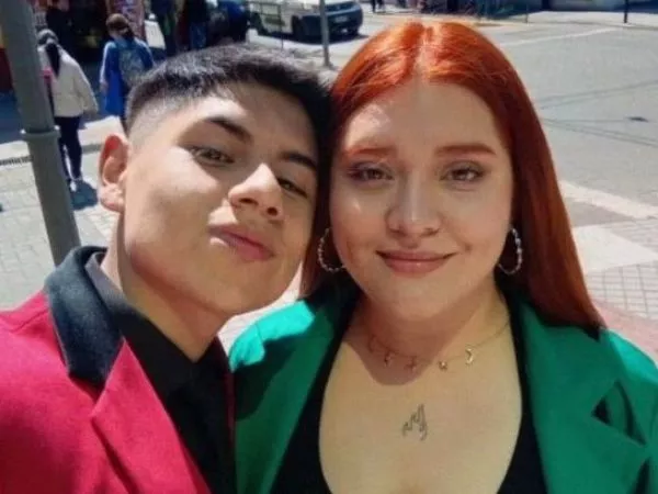 Emotiva despedida de pareja de joven futbolista fallecido junto a su madre en incendios de Penco