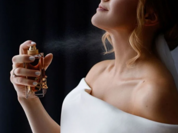 Fiscalía investiga a empresarios de origen indio importadores de perfumes de lujo