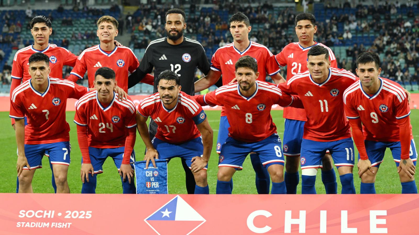 Plantel de la Selección Chilena previo al amistoso ante Perú