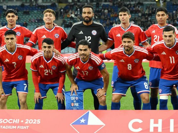 Plantel de la Selección Chilena previo al amistoso ante Perú
